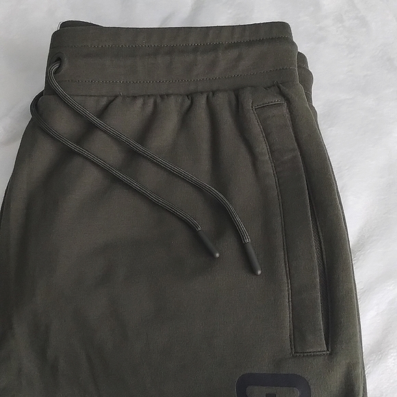 Gymshark Tapered Joggers - Picture 5 of 9
